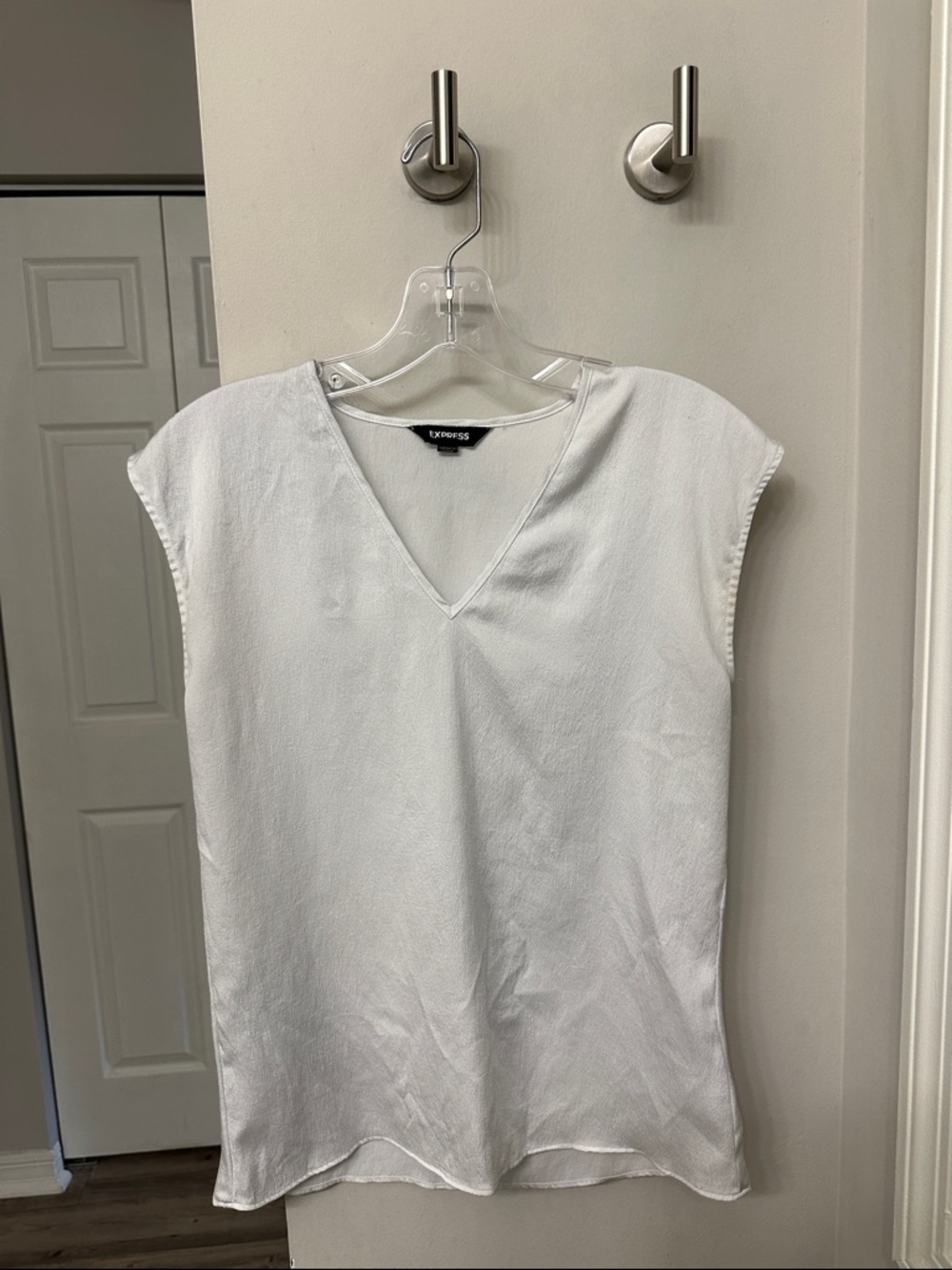 Express White V-Neck Cap Sleeve Top